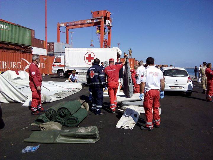 Sbarco Migranti Porto Salerno