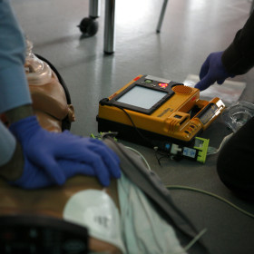 defibrillatore entra a scuola